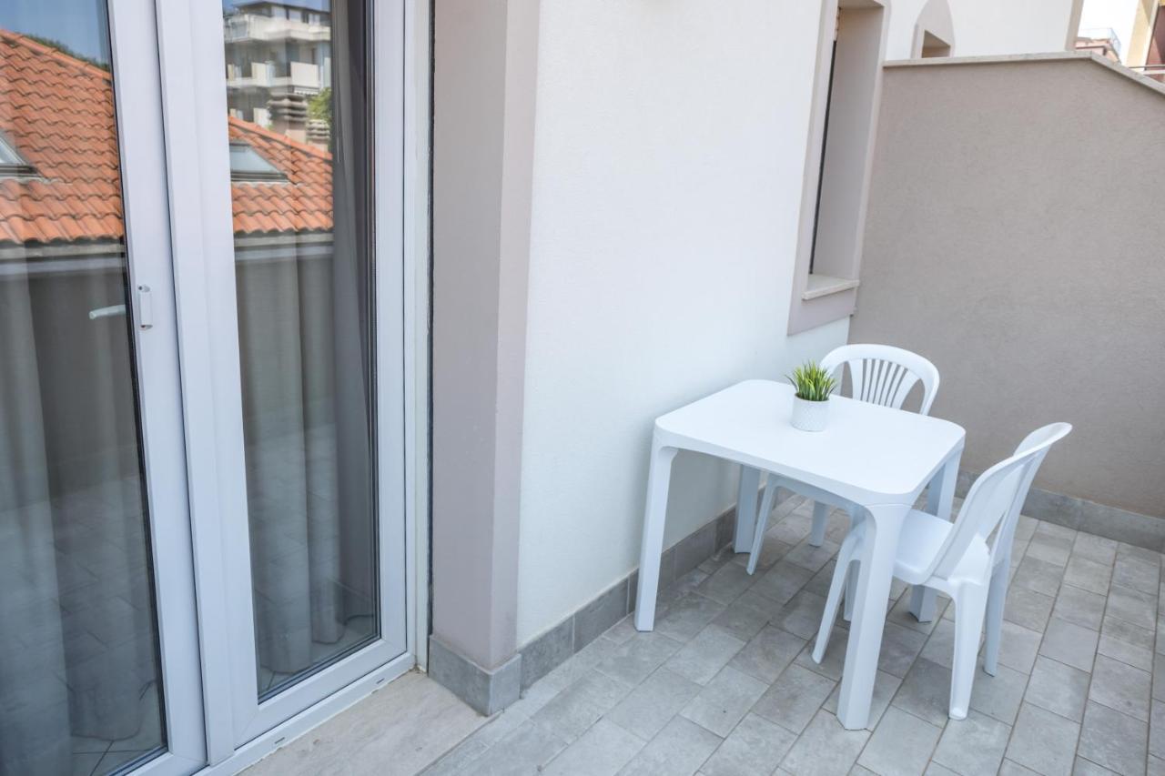Rimini Bay Suites&Residence Екстер'єр фото