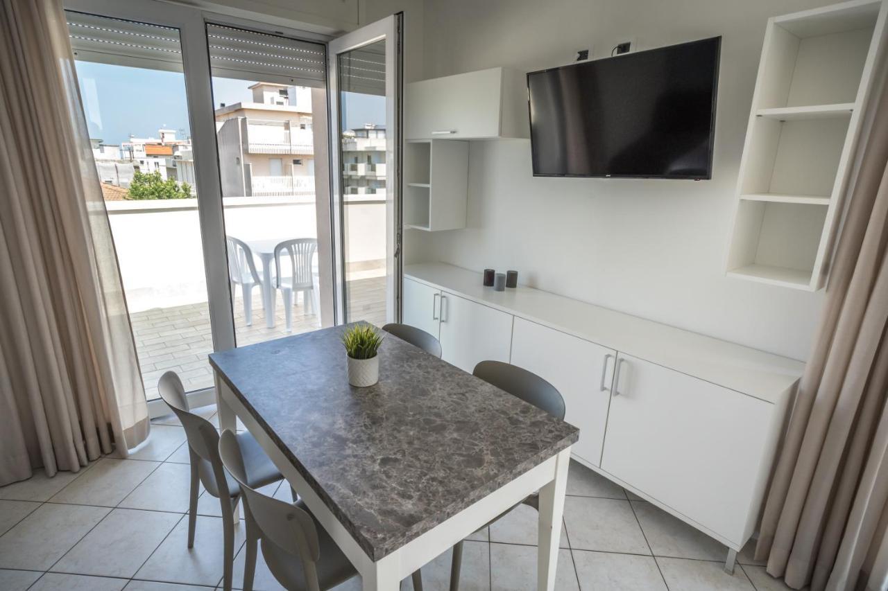 Rimini Bay Suites&Residence Екстер'єр фото