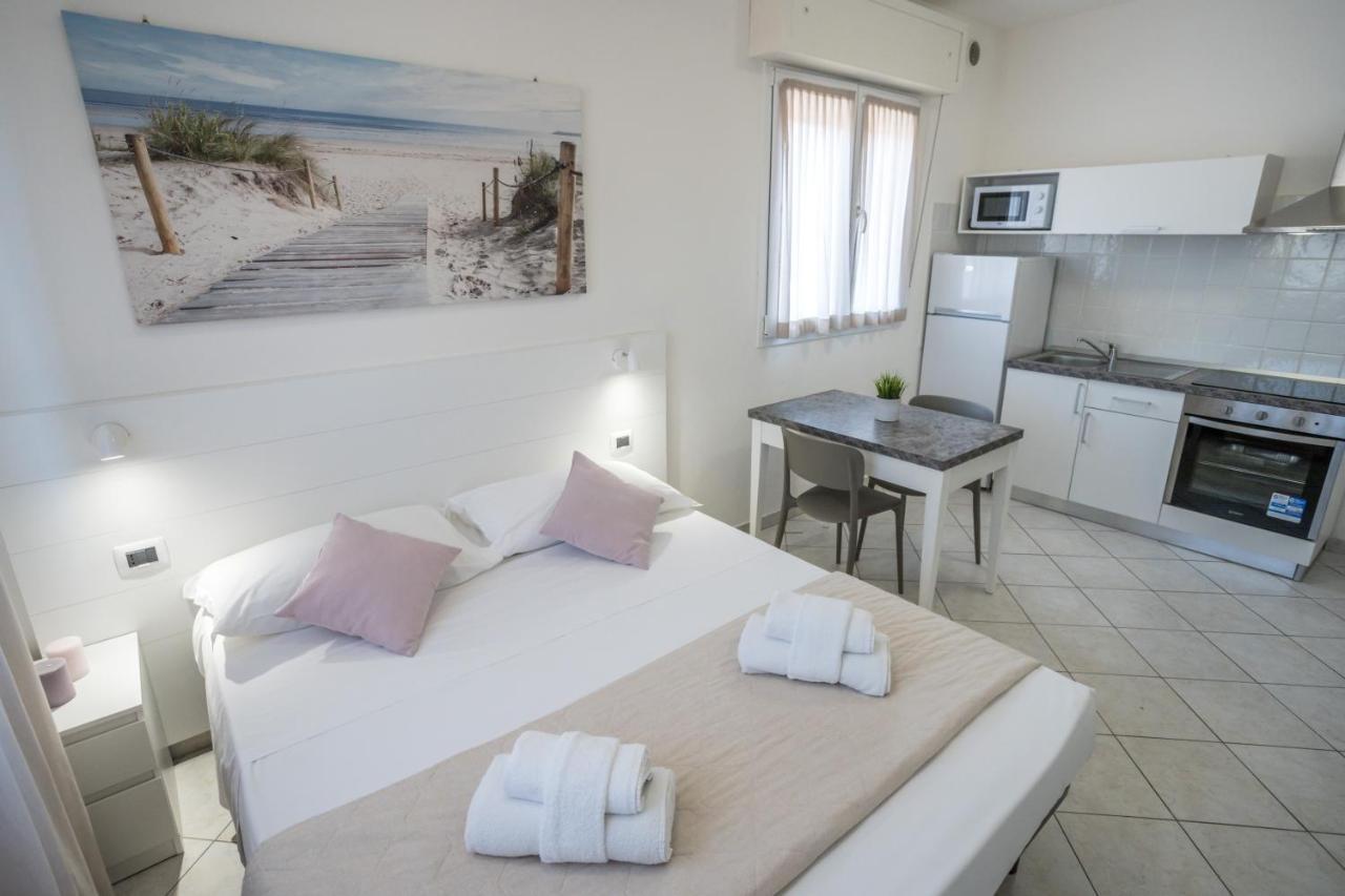 Rimini Bay Suites&Residence Екстер'єр фото