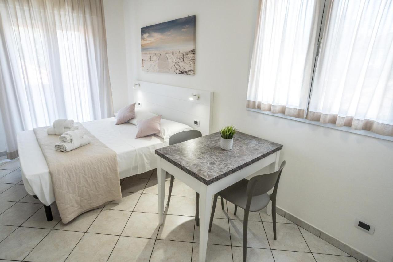 Rimini Bay Suites&Residence Екстер'єр фото