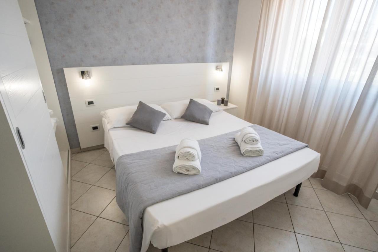 Rimini Bay Suites&Residence Екстер'єр фото