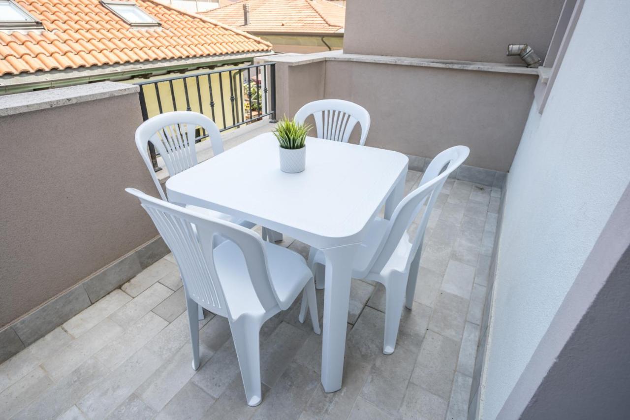 Rimini Bay Suites&Residence Екстер'єр фото